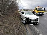 Dopravní nehoda na dálnici D6 ve směru na Prahu.