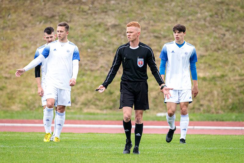 Fotbalová příprava: Kladno (v bílém) nečekaně vyhrálo na hřišti SK Slaný vysoko 7:1.