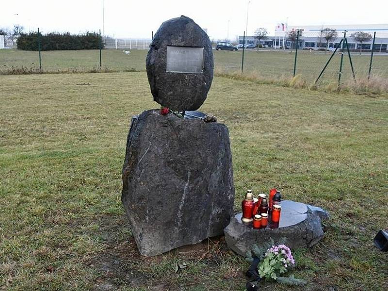 Třetí pietní setkání v aleji Ivo Rubíka ve Slaném na nových Hájích