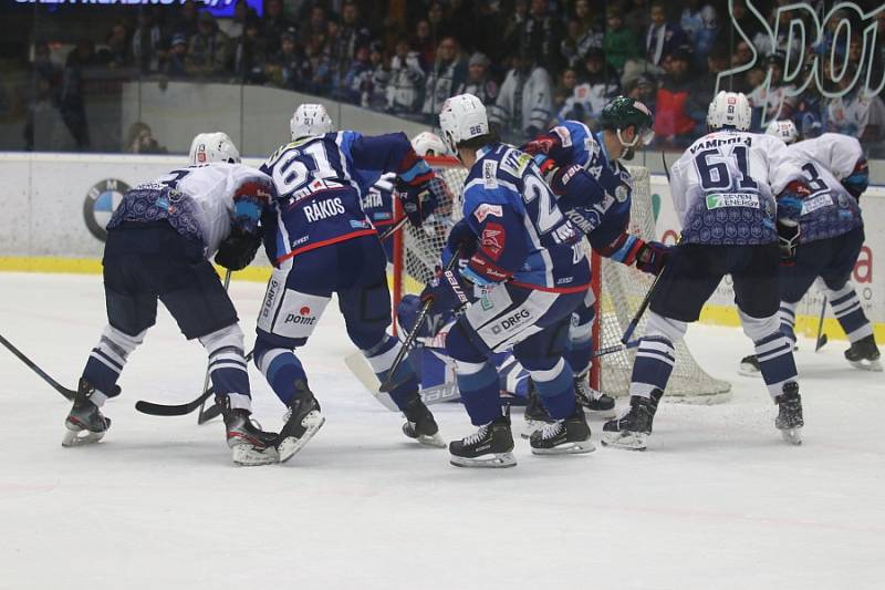 Kladno (v bílém) hostilo v hokejové extralize Kometu Brno.