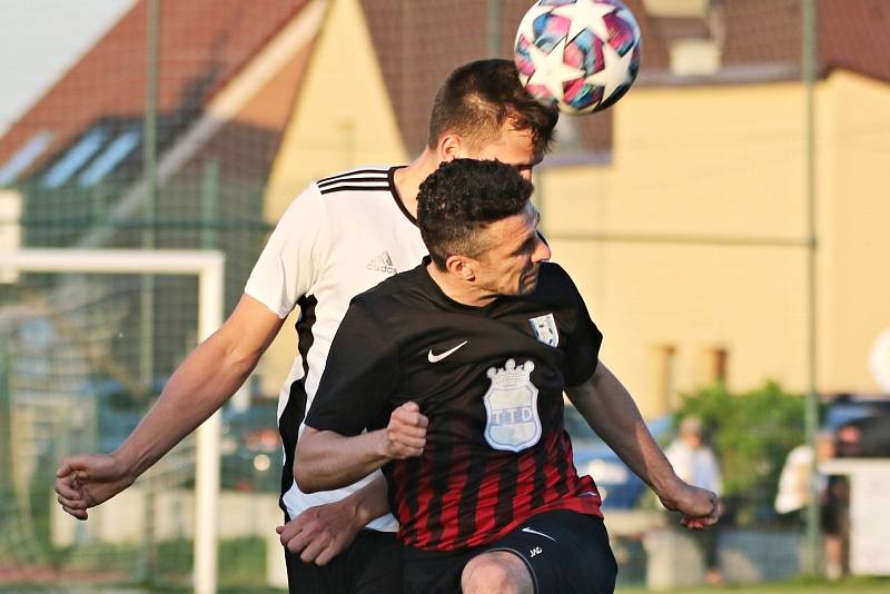 SK Hřebeč - FK Dobrovice 4:3 (3:1) / pohár SKFS / 18. 5. 2022