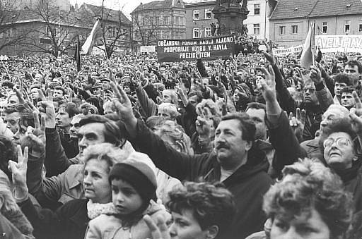 Sametová revoluce v Kladně a Slaném.