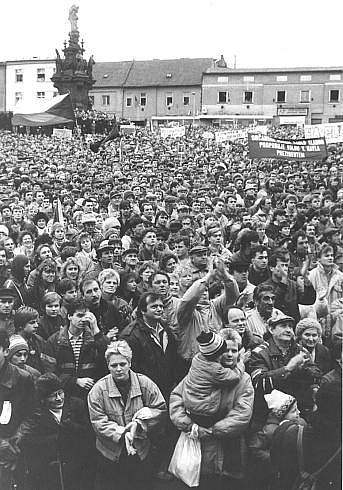 Sametová revoluce v Kladně a Slaném.