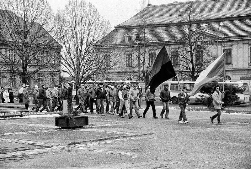 Sametová revoluce v Kladně a Slaném.