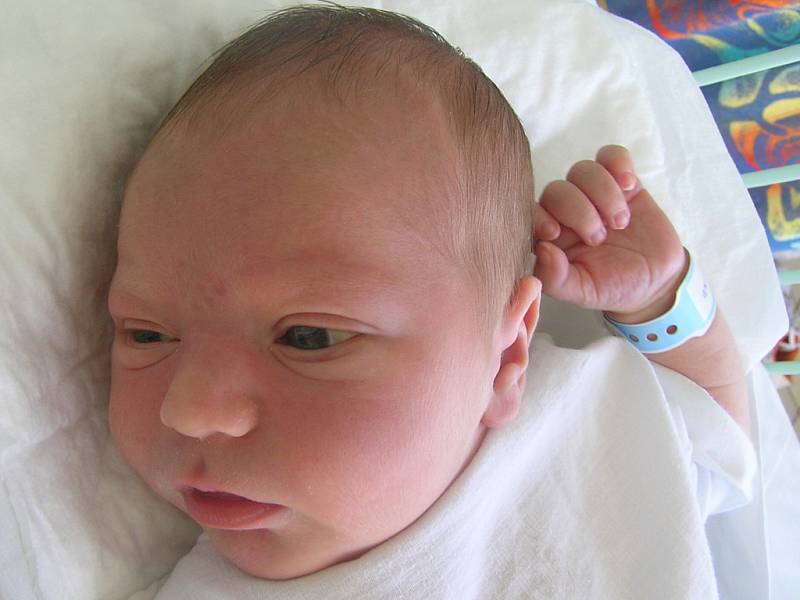 Jiří Šneidr, Kladno, 3. 6. 2008, váha 3,7 kg, míra 52 cm,rodiče Zdeňka a Jiří Šneidrovi (porodnice Kladno).