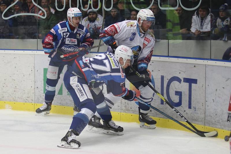 Kladno (v bílém) hostilo v hokejové extralize Kometu Brno.