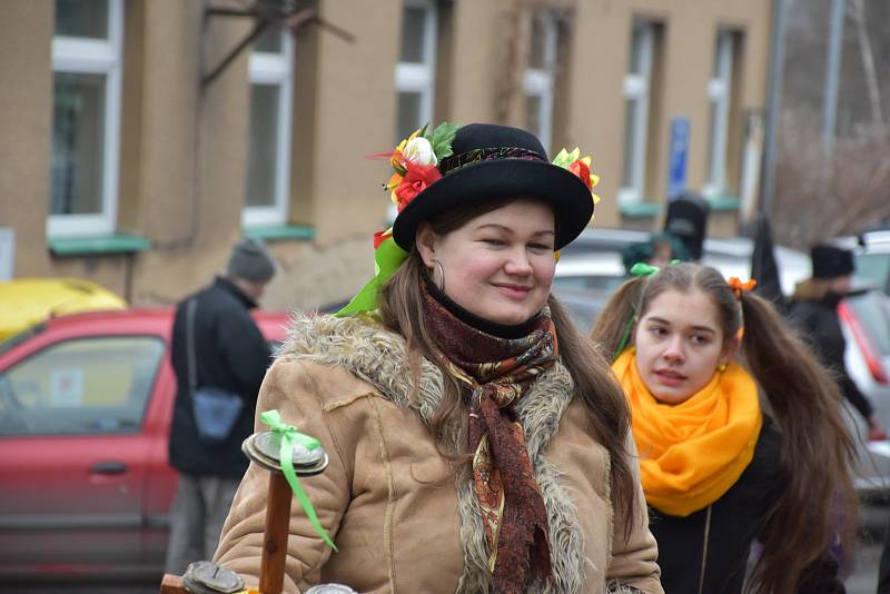 Mayrovka se maskami jen hemžila, o zábavu bylo postaráno.