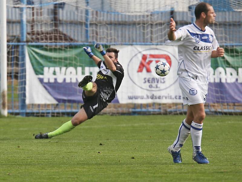 SK Kladno - FK Neratovice-Byškovice 0:3 (0:1), Divize B, 23. 9. 2017