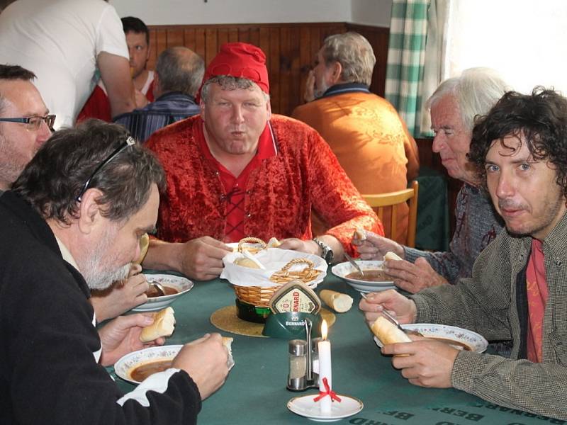 Pěkná hodinka 2015 v Hradečně