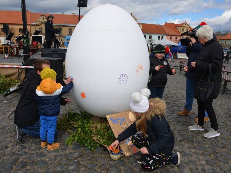 Vajíčkobraní aneb největší světové tvrdovaječnické slavnosti ve Velvarech.