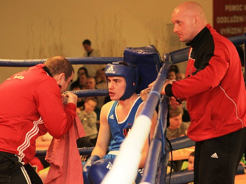 SKS Arena Kladno - BC Česká Kamenice 14:2, 1. liga boxu 3. 3. 2013