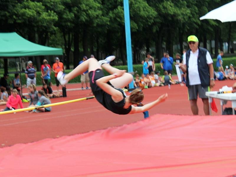 Finále 49. ročníku Poháru rozhlasu a ŠLZS se na kladenském Sletišti zúčastnily školy z celé republiky, a také hvězdy Pavel Maslák, Adam Sebastian Helcelet nebo Pavel Holuša. 