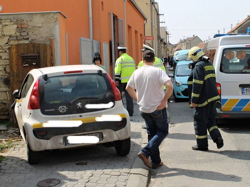 Dopravní nehoda se stala krátce po poledni v Buštěhradu 23. dubna