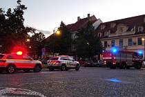 Bytovým domem na Masarykově náměstí ve Slaném otřásl ve středu večer okolo 20. hodiny výbuch