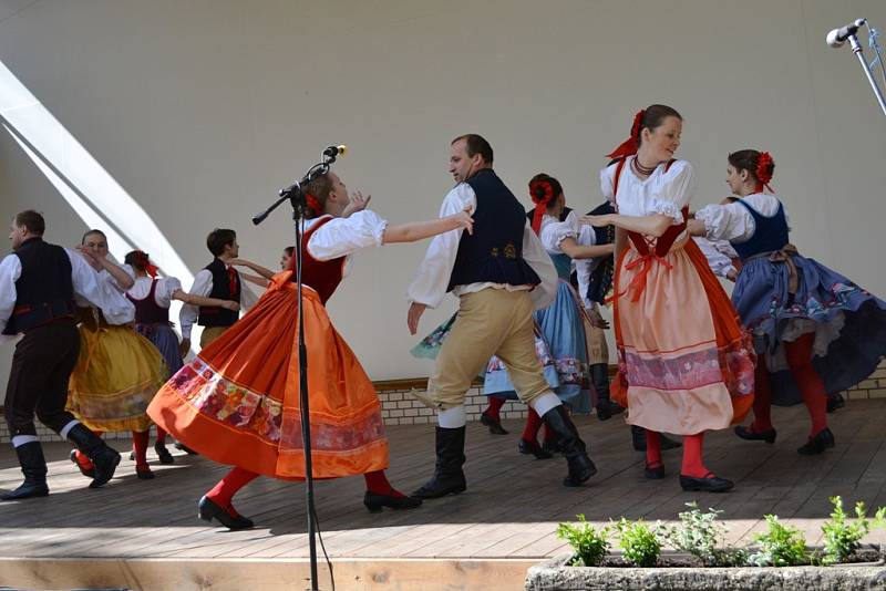 Středočeský folklorní festival Tuchlovická pouť se konal počtyřiadvacáté.