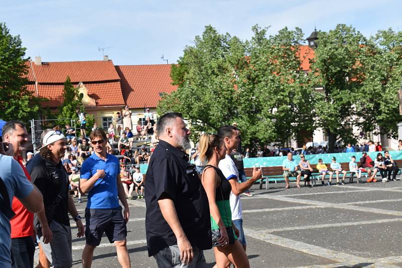 Ze zahájení 5. ročníku Olympiády dětí a mládež ve Slaném.