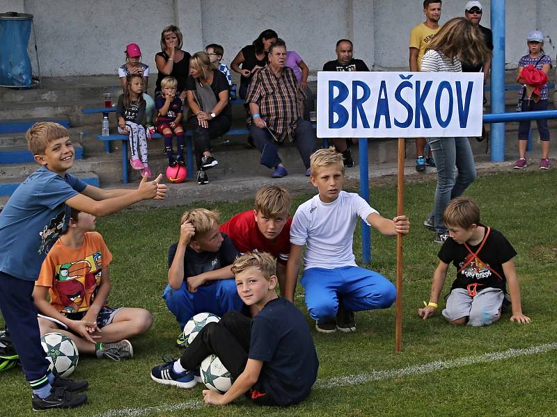 SK Braškov - Internacionálové ČR 3:2. Oslavy 90 let fotbalu na Braškově 