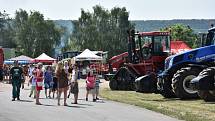 Den otevřených dveří a polní den na farmě.