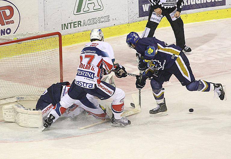 Rytíři Kladno - HC Pardubice 23. kolo ELH 2011-12, hráné 20.11.11.  Jason Lepine