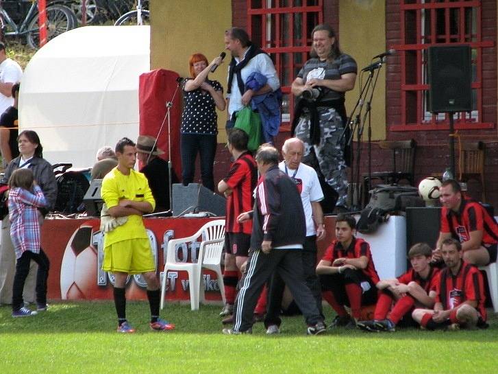 Sokol Zákolany slavil 100 let trvání. Moderovala zdejší celebrita Bára Štěpánová, přítomny byly také Ivan Hlas či elitní fotbalisté minulosti Ivan Hašek nebo Ladislav Vízek a jeho Kozlovna. 