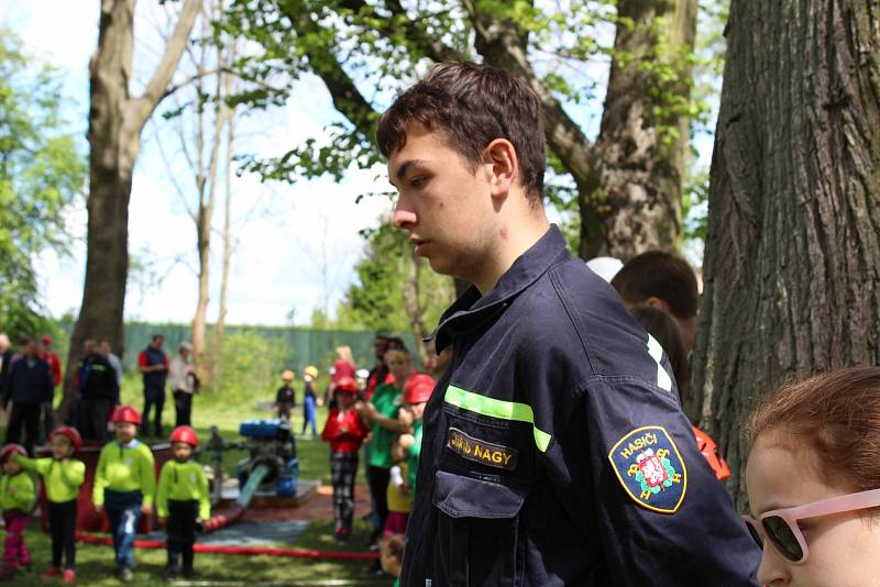 Za žilinským rybníkem soutěžila dvacítka mládežnických hasičských družstev v požárním útoku.