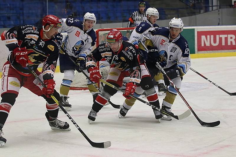 Kladno (v bílém) vysoko přehrálo Prostějov 7:3.