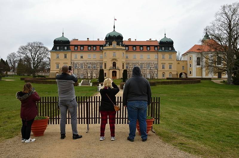 Zámecký park v Lánech přivítal první návštěvníky.