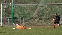 I tohle se dá nedat. Naštěstí to nemrzelo, domácí postupně nastříleli 3 branky. // Stehelčeves - Tuřany 3:1 (1:0), III.tř. sk.B, okr. Kladno, 2. 4. 2016 