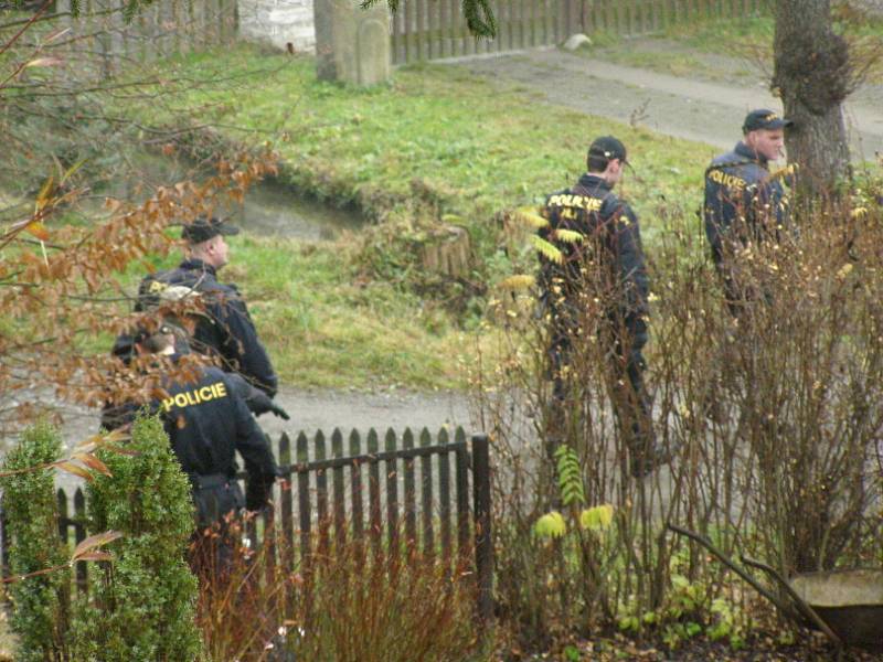 Policisté se v pátek dopoledne vydali na kontrolu chatových oblastí na Unhošťsku.