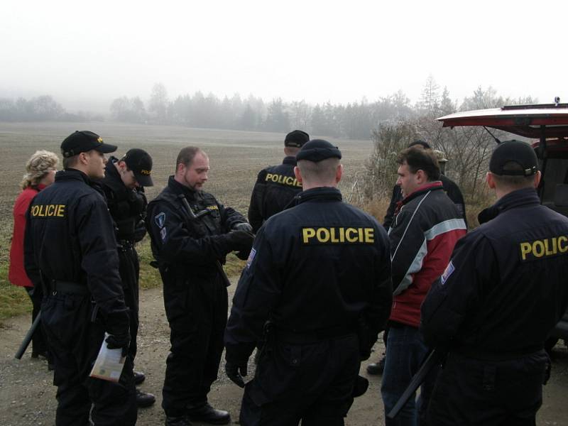 Policisté se v pátek dopoledne vydali na kontrolu chatových oblastí na Unhošťsku.