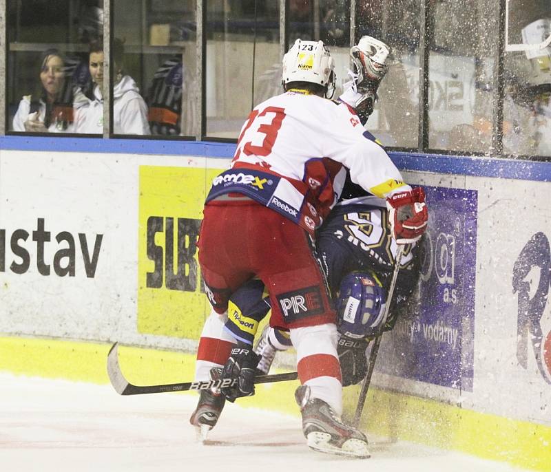 Rytíři zdolali Slavii nejtěsnějším výsledkem 1:0 a snižují čtvrtfinálový souboj na 1:2, hráno 14. 3. 2013