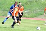 Fotbalová příprava: Slaný (v oranžovém) porazilo Hořovice 2:1.