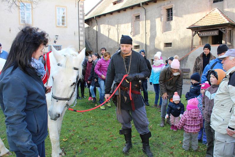 Svatomartinskou tradici si lidé připomněli na Křivoklátu.