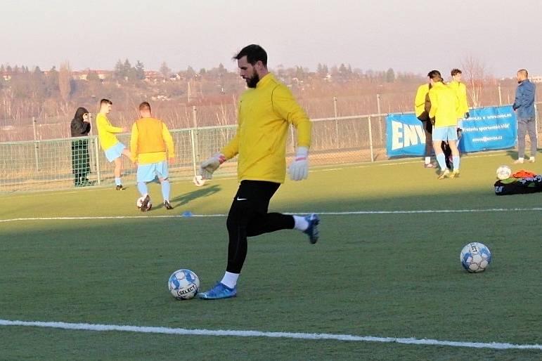 Fotbalová příprava: Kladno (v modrém) porazilo Rakovník 1:0.