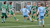 Slovan Bratislava B (ve světle modrém) porazil v přípravě Sokol Hostouň 2:1.