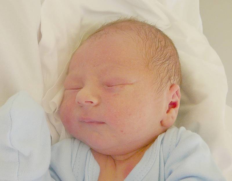 Adam Krupka, Kladno. Narodil se 9. července 2016. Váha 3,83 kg, míra 52 cm. Rodiče jsou Michaela a Jan Krupkovi (porodnice Kladno). 