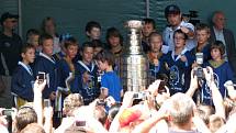 Michael Frolík slavil Stanley Cup v Kladně v Zámecké zahradě. 