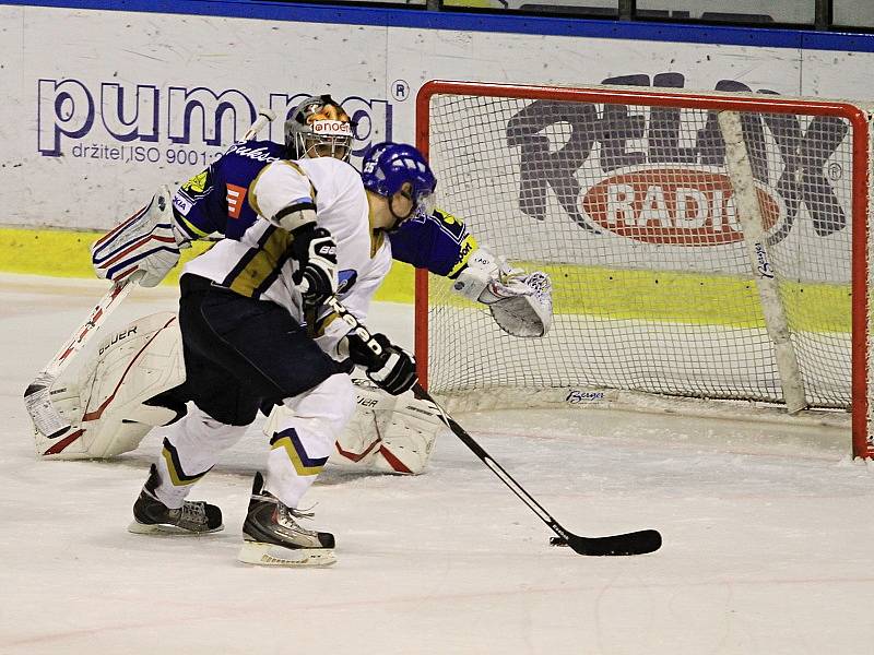 Vítkovický brankář Kubáň neuvěřitelně chytil...// Alpiq Kladno – HC Vítkovice 2:2, 2. utkání předkola play off Noen extraligy, 15.3.2012