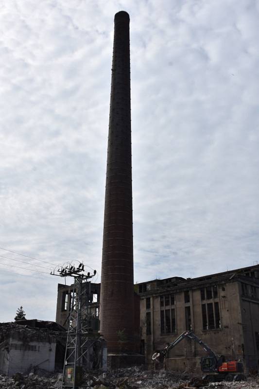 Elektrárna na Šelerce. Poslední snímky ze září 2022 i s komínem. Likvidace původních budov.