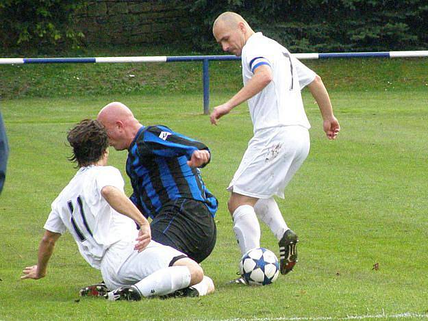 Fotbalisté Velké Dobré deklasovali Lidice 9:0