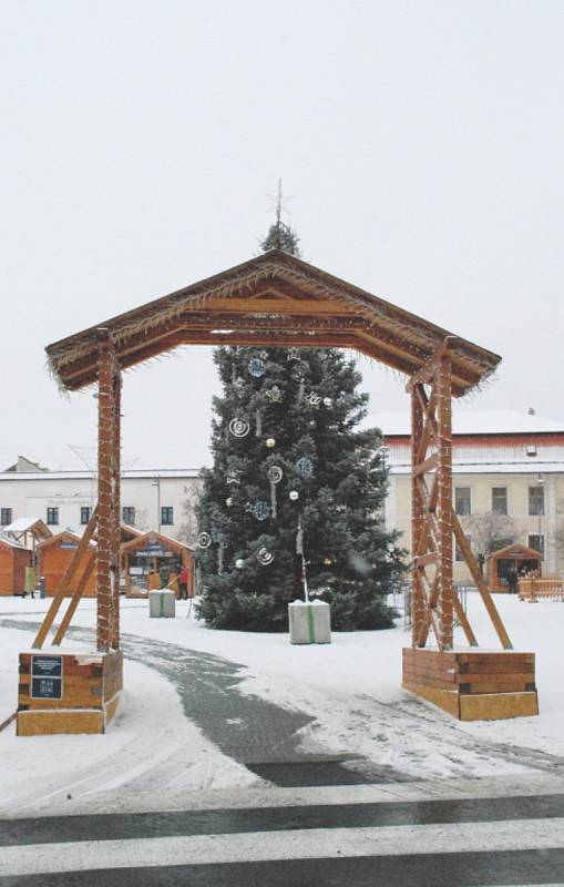 Lidé si užívali na Barborku zasněžené Kladenské Vánoce.