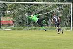 TJ sportovní klub Hřebeč - FC 05 Zavidov 3:1 (2:0), 16. 6. 2018