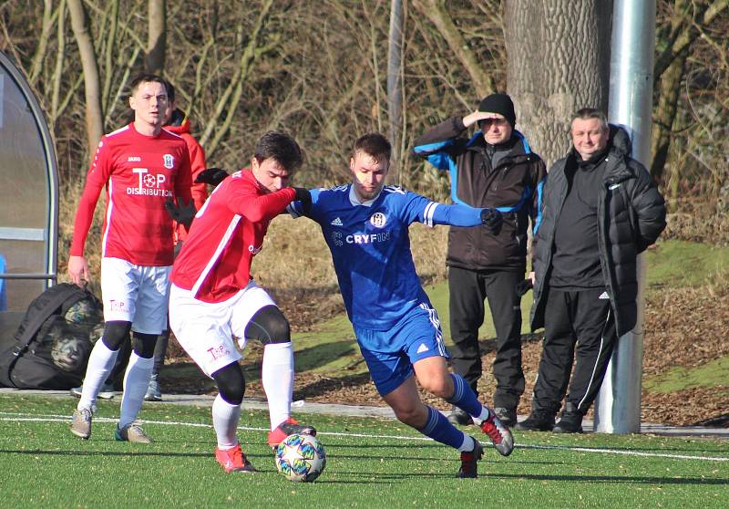 Velvary (v modrém) porazily v přípravě Český Brod 4:1.