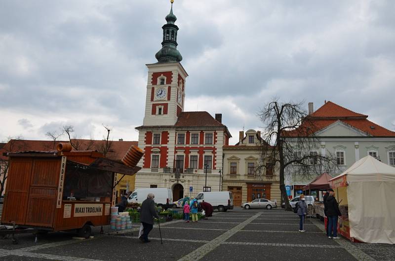 Farmářské trhy ve Slaném.