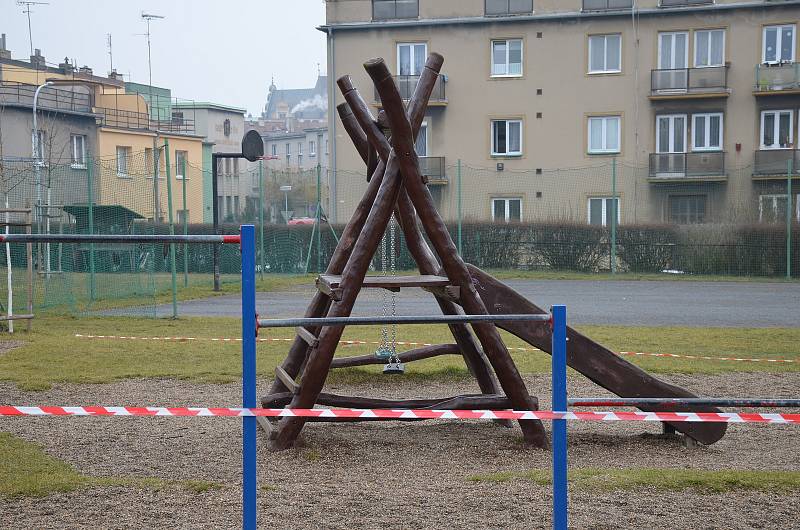 Ve Slaném radnice dětská hřiště neotevře. Pouze venkovní sportoviště.