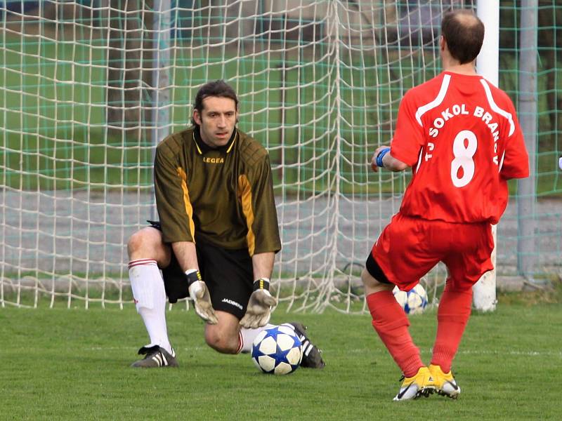 Lidice si po mizeriích spravily chuť. Odnesl to Bránov. Domů veze 5 fíků. // Sokol Lidice – Bránov 5:2 (4:0) , utkání I.B stč. kraj, tř. 2011/12, hráno 14.4.2012