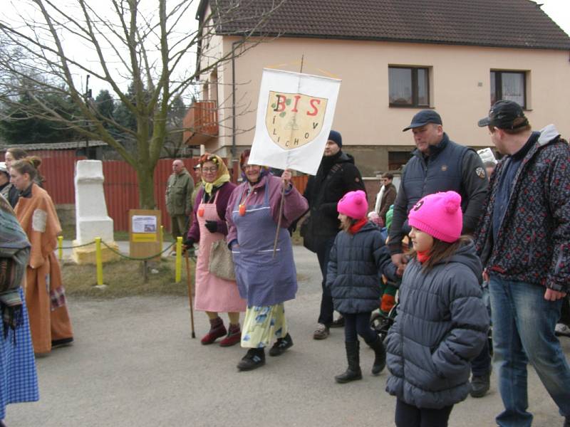 Masopustní průvod ukončilo zastřelení medvěda.