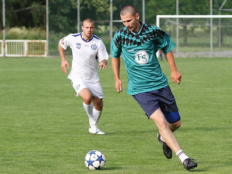 HC Kladno - SK Lidice 6:4 (2:0) , přátelské utkání v rámci přípravy HC Kladno,  hráno 9.6.2011