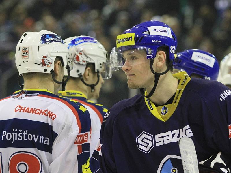 Kladno poslalo "mistra" na dovolenou. Úporné utkání vystřídaly nadšené ovace! / Rytíři Kladno – HC ČSOB Pojišťovna Pardubice 1:0, hráno 7. 3. 2013