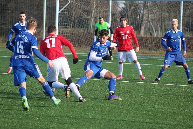 Velvary (v modrém) porazily v přípravě Český Brod 4:1.